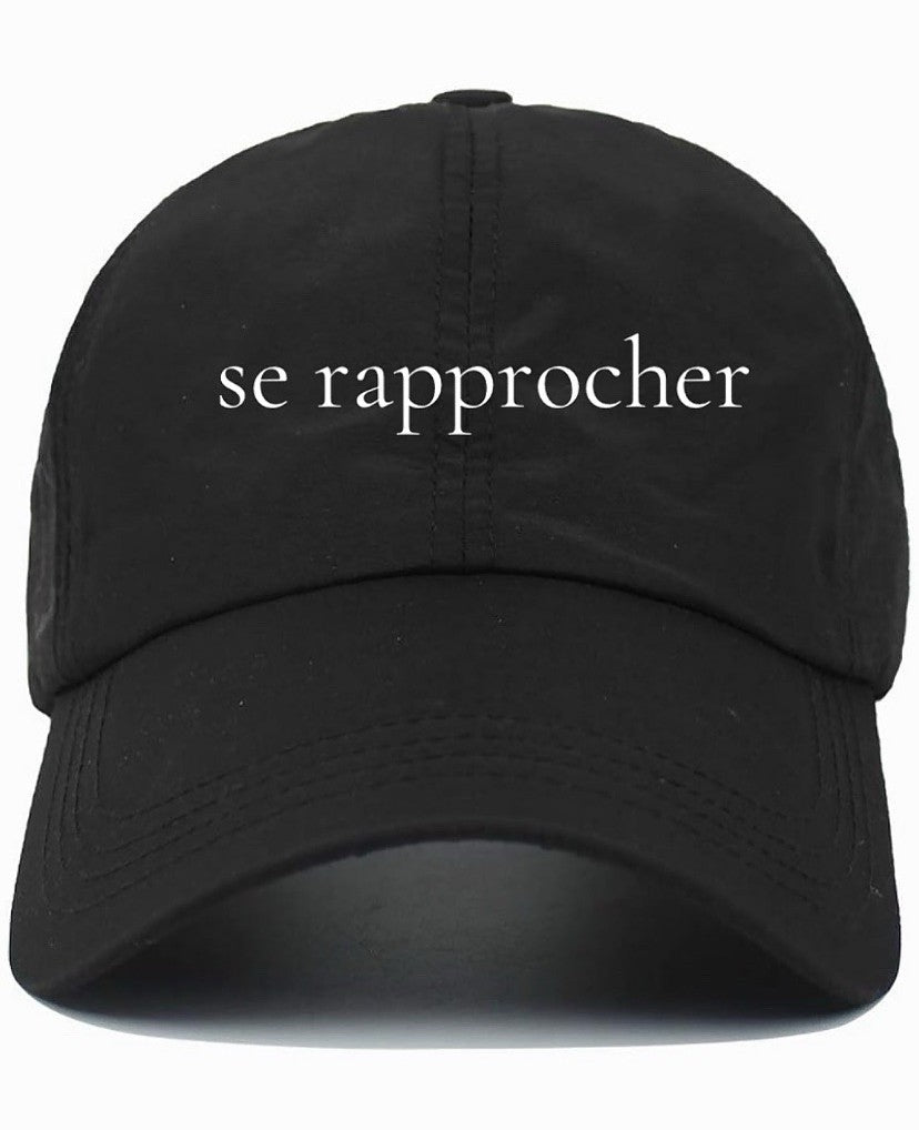 se rapprocher                 (Come Closer)                                                      Cotton Baseball Cap