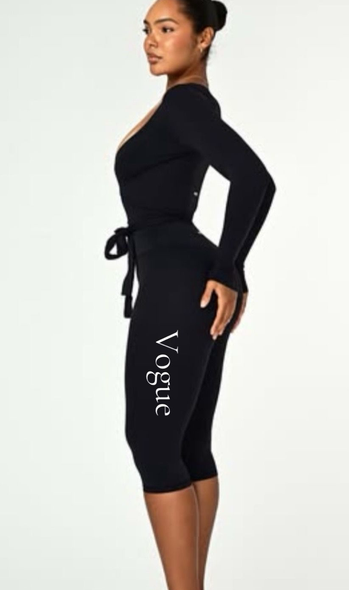 Vogue (Fashion)                                                     Capri Legging