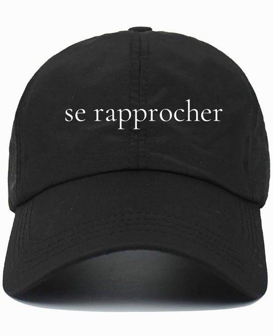 se rapprocher                 (Come Closer)                                                      Cotton Baseball Cap