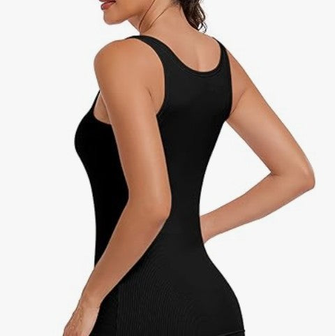 exotique                    (Exotic)               Crew Neck Tank Top